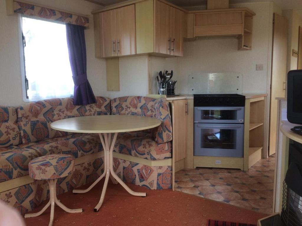 Cosy Caravan At Blackmoor Farm Ludchurch エクステリア 写真
