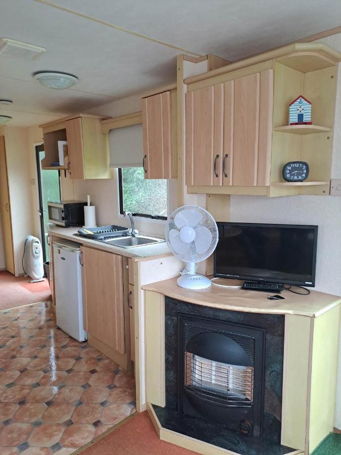 Cosy Caravan At Blackmoor Farm Ludchurch エクステリア 写真
